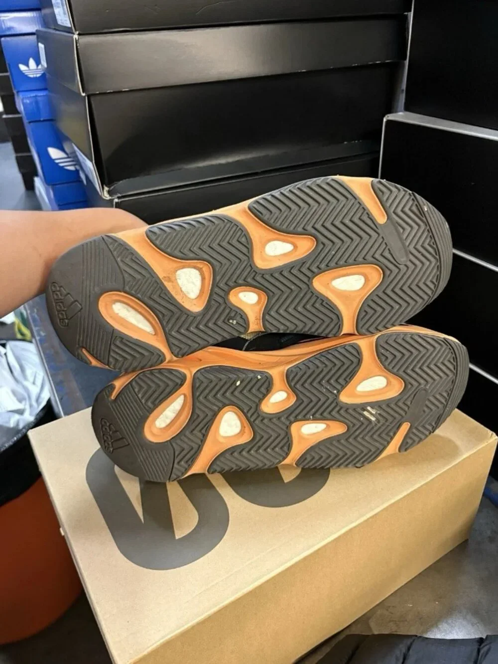 WORN Men’s Yeezy Boost 700 Sun GZ6984 Size 12 WITH BOX